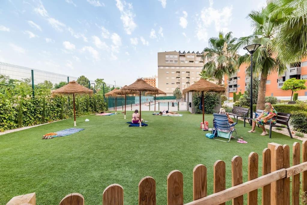 Moderno Apartamento Con Piscina Y Parking Granada Exterior foto